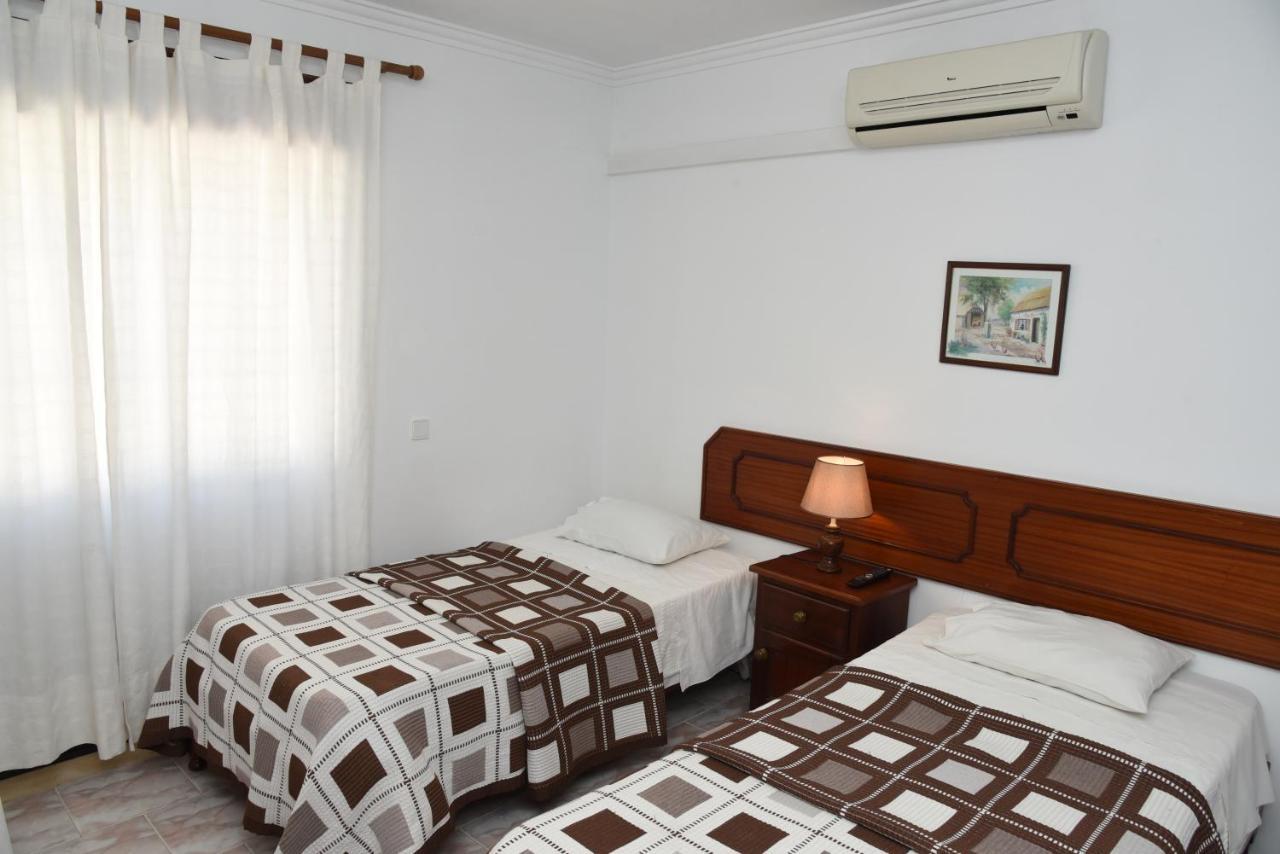 Flor Da Primavera - Residencial E Apartamentos Azambuja Kültér fotó