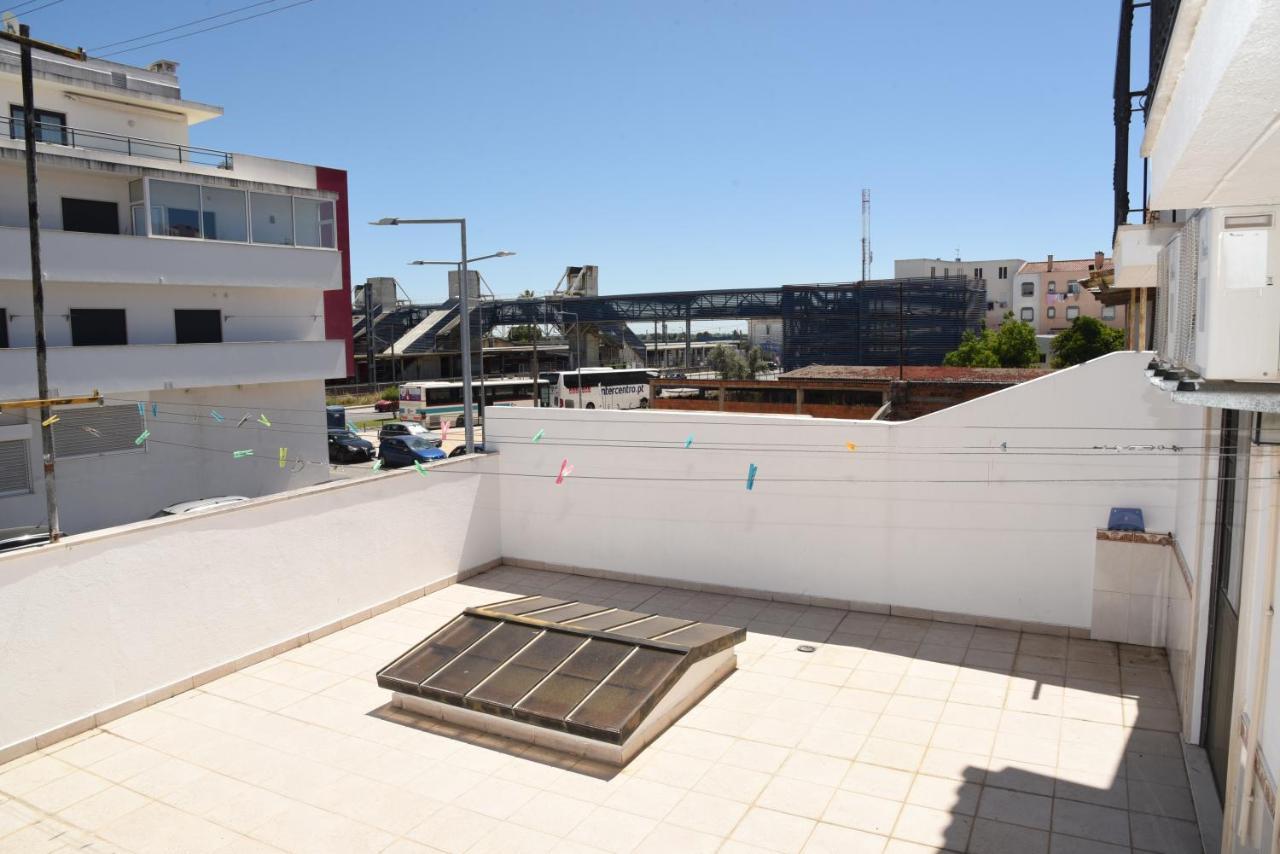 Flor Da Primavera - Residencial E Apartamentos Azambuja Kültér fotó