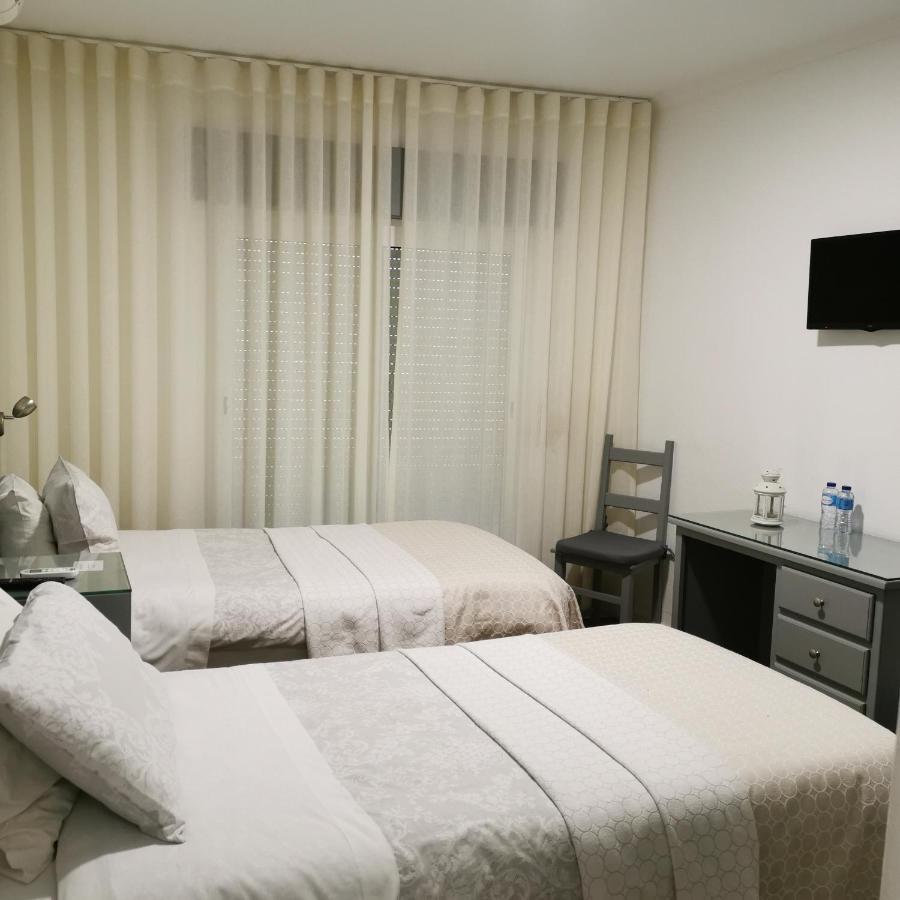 Flor Da Primavera - Residencial E Apartamentos Azambuja Kültér fotó